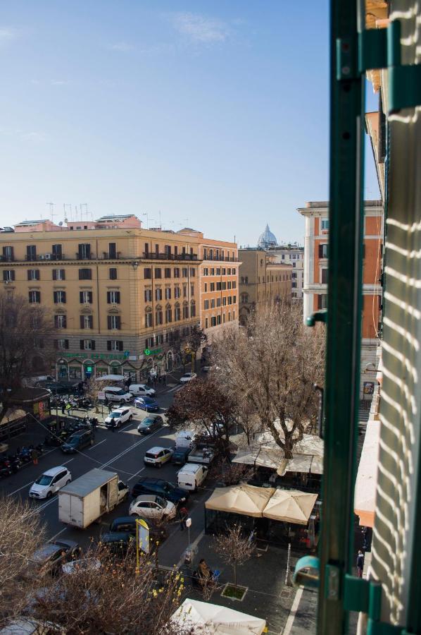 Relais Cola Di Rienzo Bed & Breakfast Рим Екстериор снимка